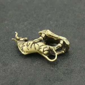 Solid Copper Bull Statue Zodiac Bull Ornament Tea Pets Keychain Mini Figure Toy EDC Tools & Brass Collectibles