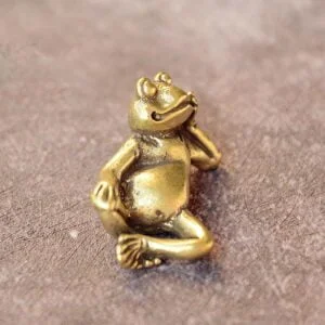 Solid Brass Lying Frog Statue Mini Figure Miniature Toy Ornament Animal Tea Pet EDC Tools & Brass Collectibles
