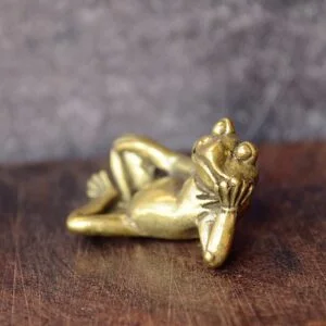 Solid Brass Lying Frog Statue Mini Figure Miniature Toy Ornament Animal Tea Pet EDC Tools & Brass Collectibles