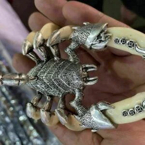 Teeth of Wolves Tibetan silver Scorpion Statue Necklace Pendant Amulet Decor EDC Tools & Brass Collectibles