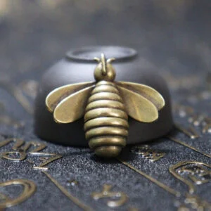 Pure Brass Honey Bee Figurine Keychain Pendant Insect Hanging Tea Pet Ornament EDC Tools & Brass Collectibles