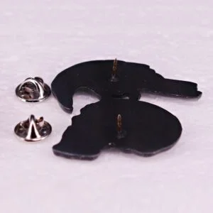 Embossed Metal Raven Skull Enamel Pin Brooch Badge Backpack Decoration Lapel Pin Halloween Horror Jewelry Accessories Gift Collectibles Ornament Miniature DIY Craft